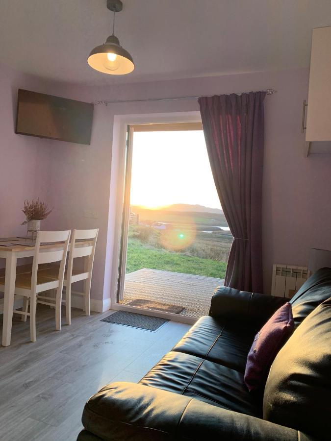 Hebridean Holiday Cabins Breasclete エクステリア 写真