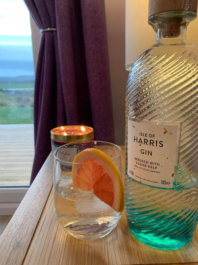 Hebridean Holiday Cabins Breasclete エクステリア 写真
