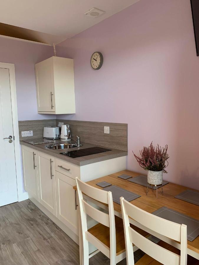 Hebridean Holiday Cabins Breasclete エクステリア 写真