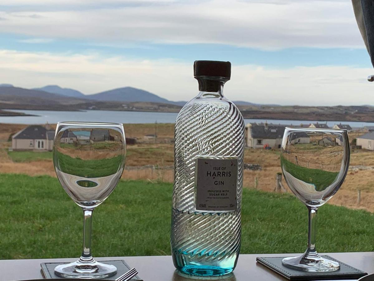 Hebridean Holiday Cabins Breasclete エクステリア 写真