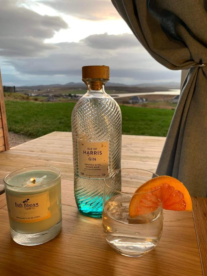Hebridean Holiday Cabins Breasclete エクステリア 写真